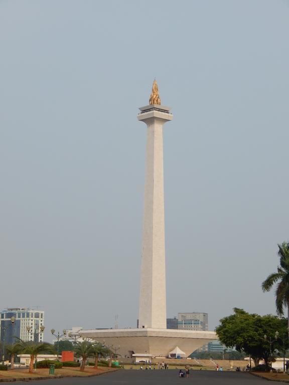 Amaris Hotel Senen Jakarta Exterior photo
